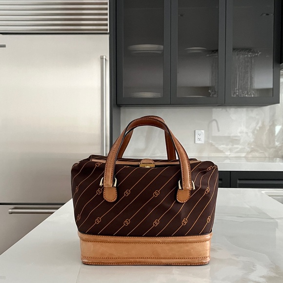 Gucci Bag Gucci GG Bag Gucci Vanity Trunk Gucci Cosmetic Bag Gucci Bag. - Picture 16 of 17